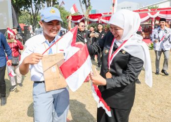 Siapkan Program ‘Ramadhan Produktif’ Selama Libur Sekolah, Gubernur Khofifah Ajak Murid Jatim Aktif Belajar dan Beribadah