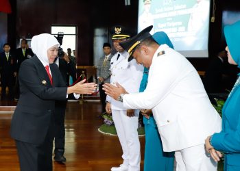 Hadiri Sertijab Bupati dan Wakil Bupati Probolinggo, Gubernur Khofifah Pesankan Keberseiringan Program SAE dengan Nawa Bhakti Satya dan Asta Cita