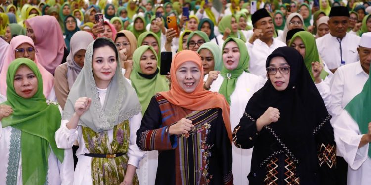 Gubernur Khofifah Bersama Gubernur Sherly Kompak Apresiasi Program Sedekah 5 Ribu Telur Muslimat NU Malut Untuk Cegah Stunting dan Bantu Warga Miskin Ekstrim