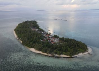 Listrik PLN Kini Terangi Pulau Gili Raja 12 Jam, Bupati Sumenep Berikan Apresiasi
