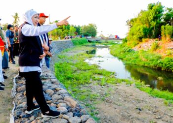 Pemasangan Bronjong Sungai Selowogo, Sungai Plalangan dan Afvour C13 Selesai, Gubernur Khofifah: Cegah Banjir dan Jaga Irigasi 49 Ha Sawah di Situbondo