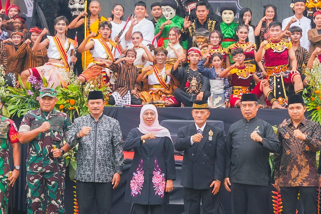 Gubenur Jatim Khofifah Hadiri Suran Agung ke-122 PSHW TM 2025