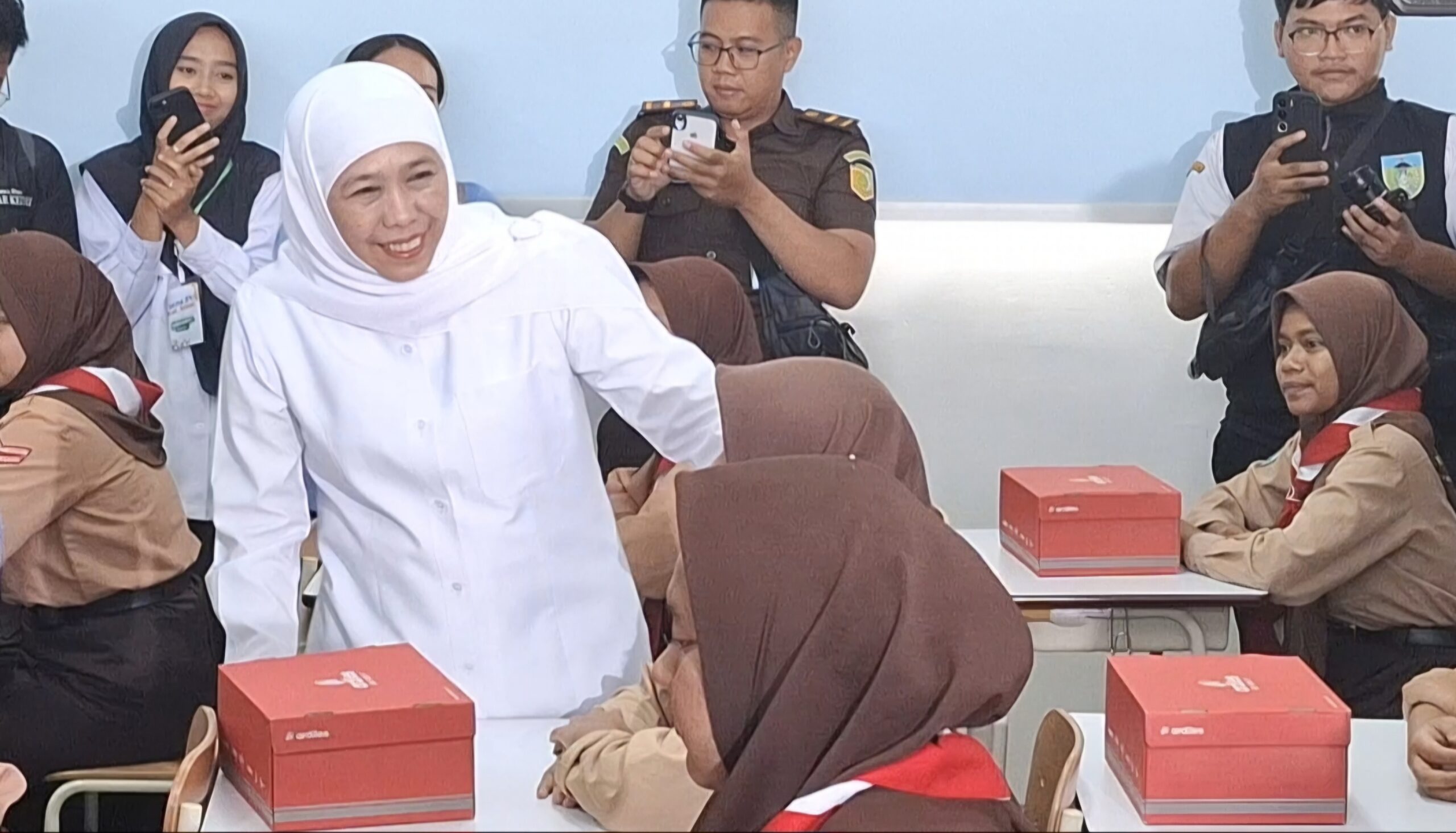 Khofifah” Sekolah Rakyat Cara Negara Bantu Keluarga Tak Mampu
