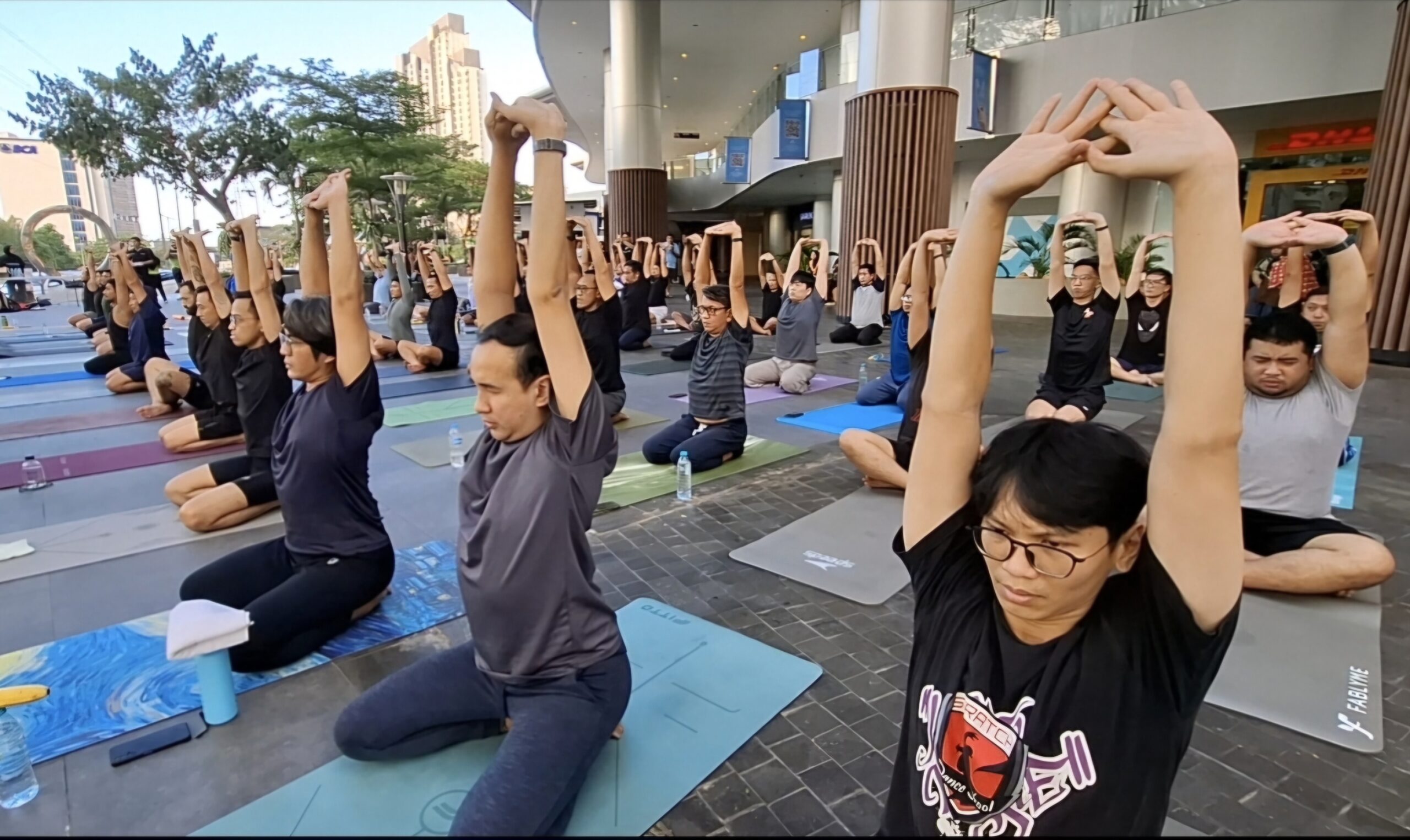 Atasi Stress Usai Bekerja, Olah raga Yoga Pilihanya Bisa Menenangkan Pikiran